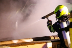 Vollbrand von Altholz-Container durch Passanten eingedämmt